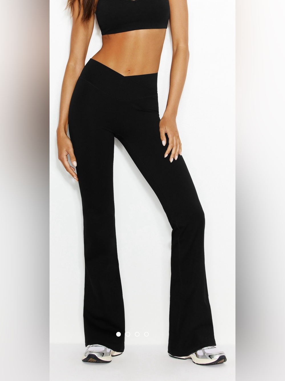 EUC Garage V Waist Active Flare Legging